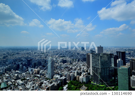 Clouds and urban landscape floating in the summer sky from the Tokyo Metropolitan Government Observatory Clouds and urban landscape floating in the summer sky from the Tokyo Metropolitan Government Observatory 130114690