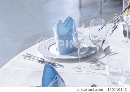 flowers on the table flower coordination 130116142