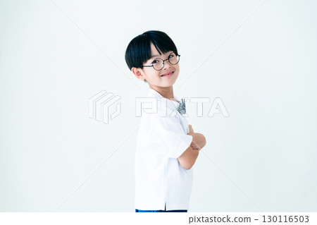 思考的男孩的肖像 思考的男孩的肖像 130116503