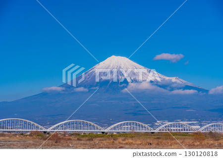 [靜岡縣] 富士河水渠對面的富士山 130120818