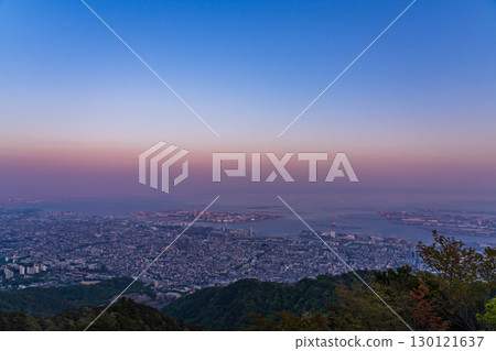 兵庫縣：日本三大夜景之一：神戶掬星台的夜景 130121637