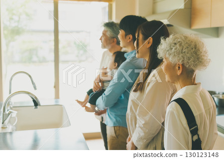 First grandchild, three-generation family 130123148