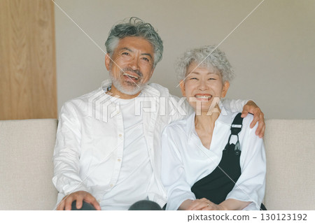 Friends Senior couple Friends Senior couple 130123192