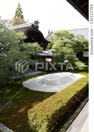 Kyoto temple garden scenery 130123764