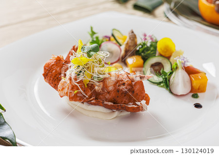 美味的法國開胃菜:龍蝦沙拉圖片 美味的法國開胃菜:龍蝦沙拉圖片 130124019