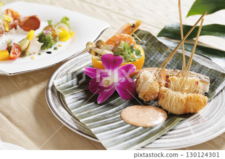 Delicious Asian-style seafood dishes Delicious Asian-style seafood dishes 130124301