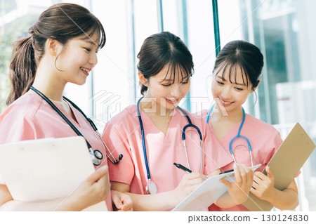 三位女護士 130124830