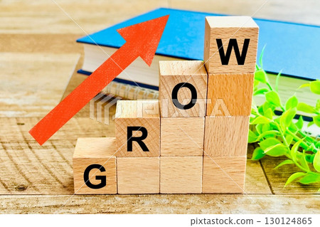 攀登成長階梯的形象 130124865