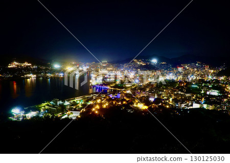 從鍋冠山眺望長崎夜景（長崎縣長崎市） 130125030
