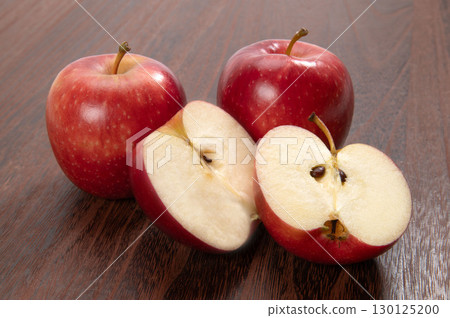 Dazzle apples from New Zealand 130125200