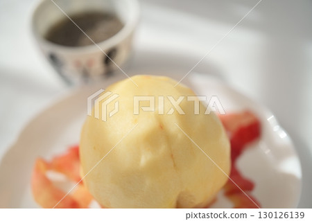 多汁的去皮大桃子－有光澤且成熟（山梨縣） 130126139