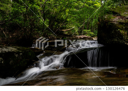 Okutsukei Gorge, a beautiful summer scenic spot in Okayama Prefecture 130126476