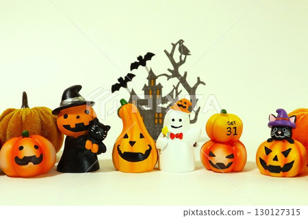可愛的鬼魂和萬聖節南瓜萬聖節圖像背景 130127315