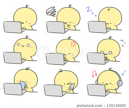 一組在電腦上工作的小妞的面部表情 130130095