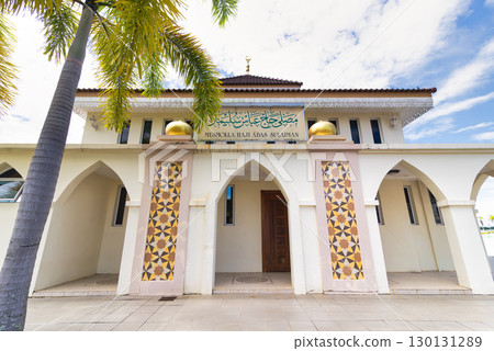 Surau Haji Abas Sulaiman prayer hall exterior with palm tree, Bandar Seri Begawan, Brunei Darussalam Surau Haji Abas Sulaiman prayer hall exterior with palm tree, Bandar Seri Begawan, Brunei Darussalam 130131289