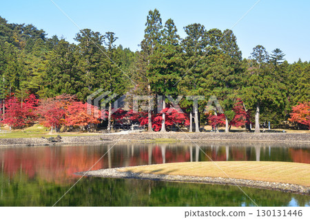 Autumn Motsuji Temple Oizumigaike Pond 130131446