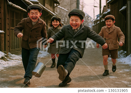 A scene from the Showa era: Children playing kick the can A scene from the Showa era: Children playing kick the can 130131905