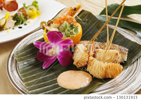Delicious Asian-style seafood dishes Delicious Asian-style seafood dishes 130131915