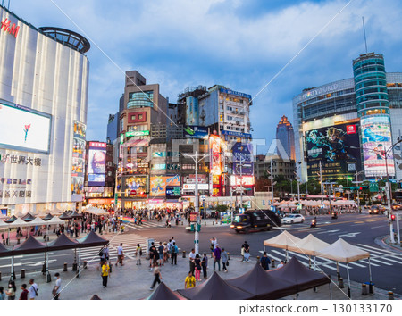 台北西門町夜景*部分柔焦 130133170