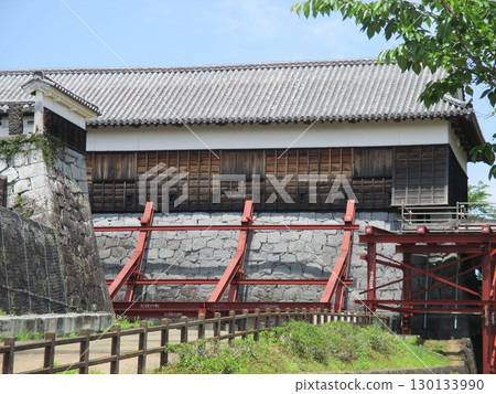Kumamoto Castle, which was damaged in the 2016 Kumamoto earthquake and is currently undergoing restoration 130133990
