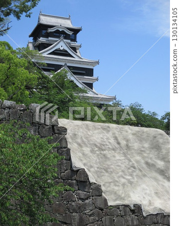 Kumamoto Castle, which was damaged in the 2016 Kumamoto earthquake and is currently undergoing restoration 130134105