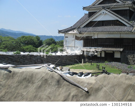 Kumamoto Castle's "Uto Tower" remains damaged in the Kumamoto earthquake Kumamoto Castle's "Uto Tower" remains damaged in the Kumamoto earthquake 130134918