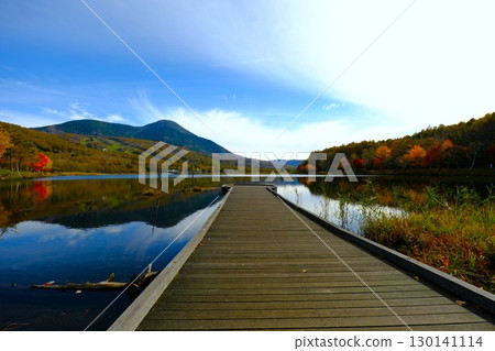 秋季女神湖與蓼科山的美景 秋季女神湖與蓼科山的美景 130141114