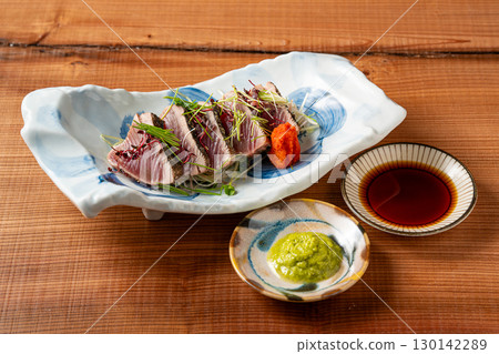 新鮮的生魚片 130142289