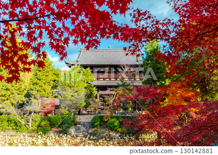 萬福寺與秋季的紅葉 萬福寺與秋季的紅葉 130142881