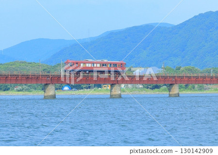 "Akamatsu-go" crossing the Yura River bridge 130142909