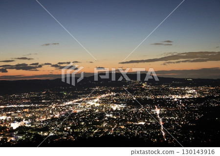 若草山的夜景 若草山的夜景 130143916