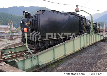 Steam locomotive turntable (Chichibu Railway) 130144248