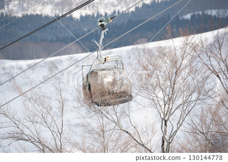 滑雪纜車的圖片 130144778
