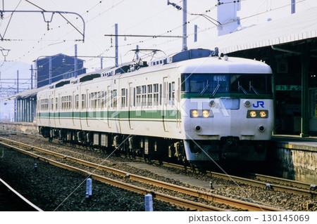 117 series train parked at Shimonoseki Station (JR West) 130145069