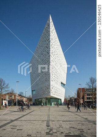 [AI 生成] 未來主義建築 130146425