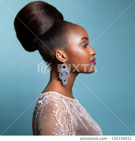 Graceful Elegance of African Beauty 130149812