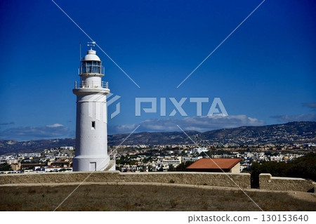 帕福斯的燈塔，藍天白雲，歷史悠久 130153640