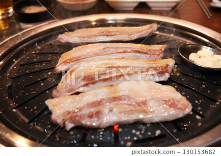 Korean BBQ. Charcoal grilled pork belly 130153682