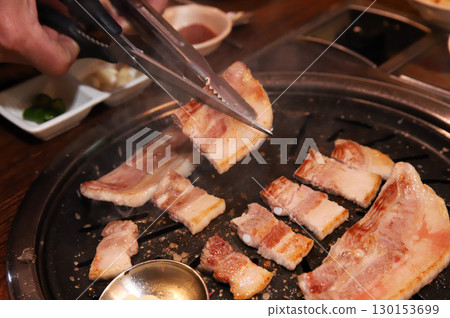 Korean BBQ. Charcoal grilled pork belly 130153699