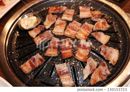 Korean BBQ. Charcoal grilled pork belly 130153723