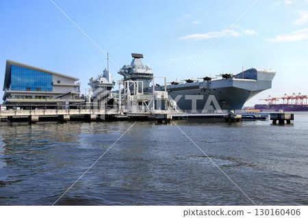 Maintaining peace in the Indo-Pacific region... Royal Navy aircraft carrier "Prince of Wales" docked at Tokyo Port 130160406