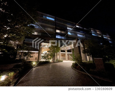 晚上的公寓 130160609