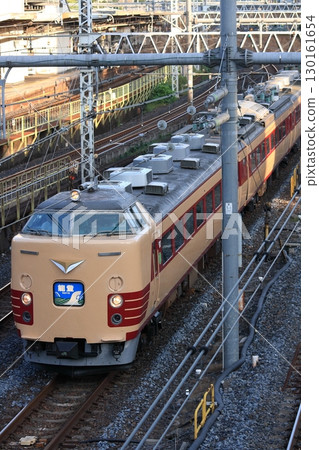 485系列夜行特快列車「能登號」經過長途跋涉,於清晨抵達上野站。照片拍攝於2010年9月4日 485系列夜行特快列車「能登號」經過長途跋涉,於清晨抵達上野站。照片拍攝於2010年9月4日 130161654