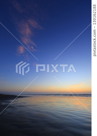 美麗的海邊日出 130162188