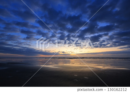 美麗的海邊日出 130162212