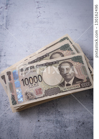 1 million yen and 10,000 yen bills placed carelessly 130162496