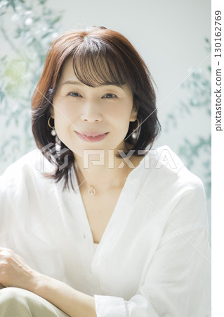 Middle-aged woman, portrait, beauty image 130162769