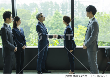 開會的商人 130163725