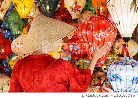 Vietnam Hoi An lantern tourism 130163789