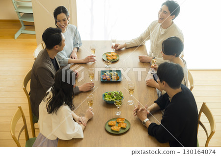 家庭聚會 家庭聚會 130164074